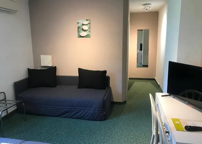 Les Chenes 锡斯特龙