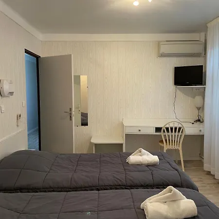 Hotel Les Chênes 2*