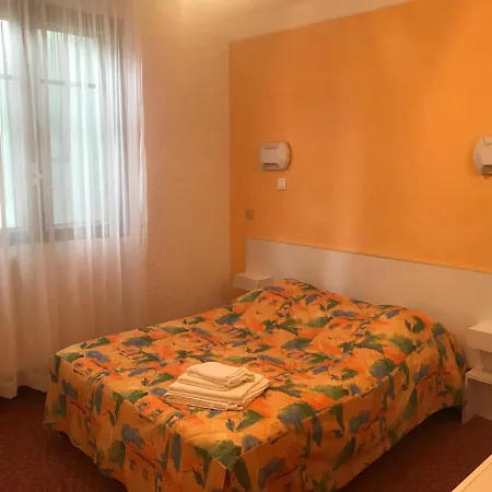 Hotel Les Chênes 2*