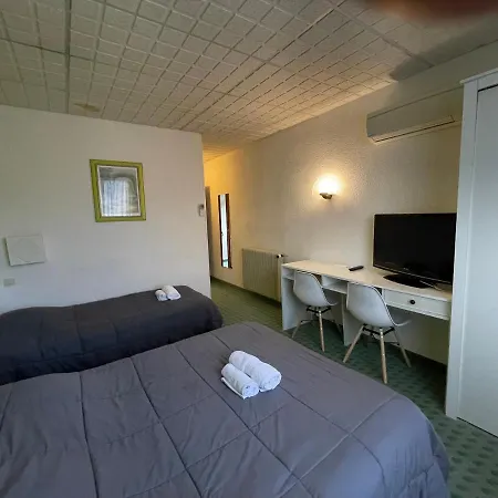 Hotel Les Chênes 2*