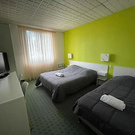 Les Chenes Hotel 2*